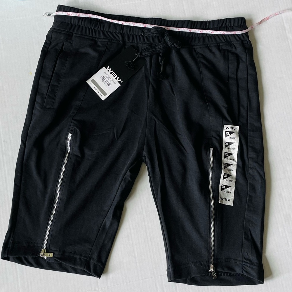 UNIQUE Black CasualShorts w/Zippers on legs 55% Cotton/45% Polyester